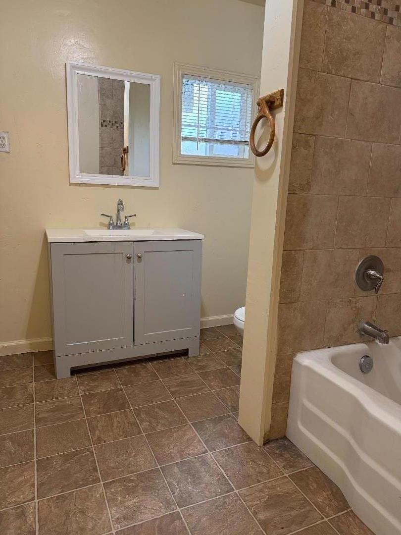 Detail Gallery Image 4 of 9 For 1410 Tanner Rd, Los Banos,  CA 93635 - 3 Beds | 1/1 Baths