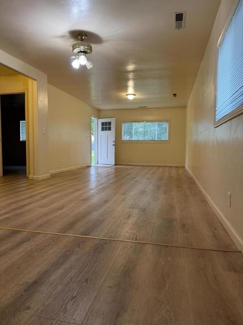 Detail Gallery Image 7 of 9 For 1410 Tanner Rd, Los Banos,  CA 93635 - 3 Beds | 1/1 Baths