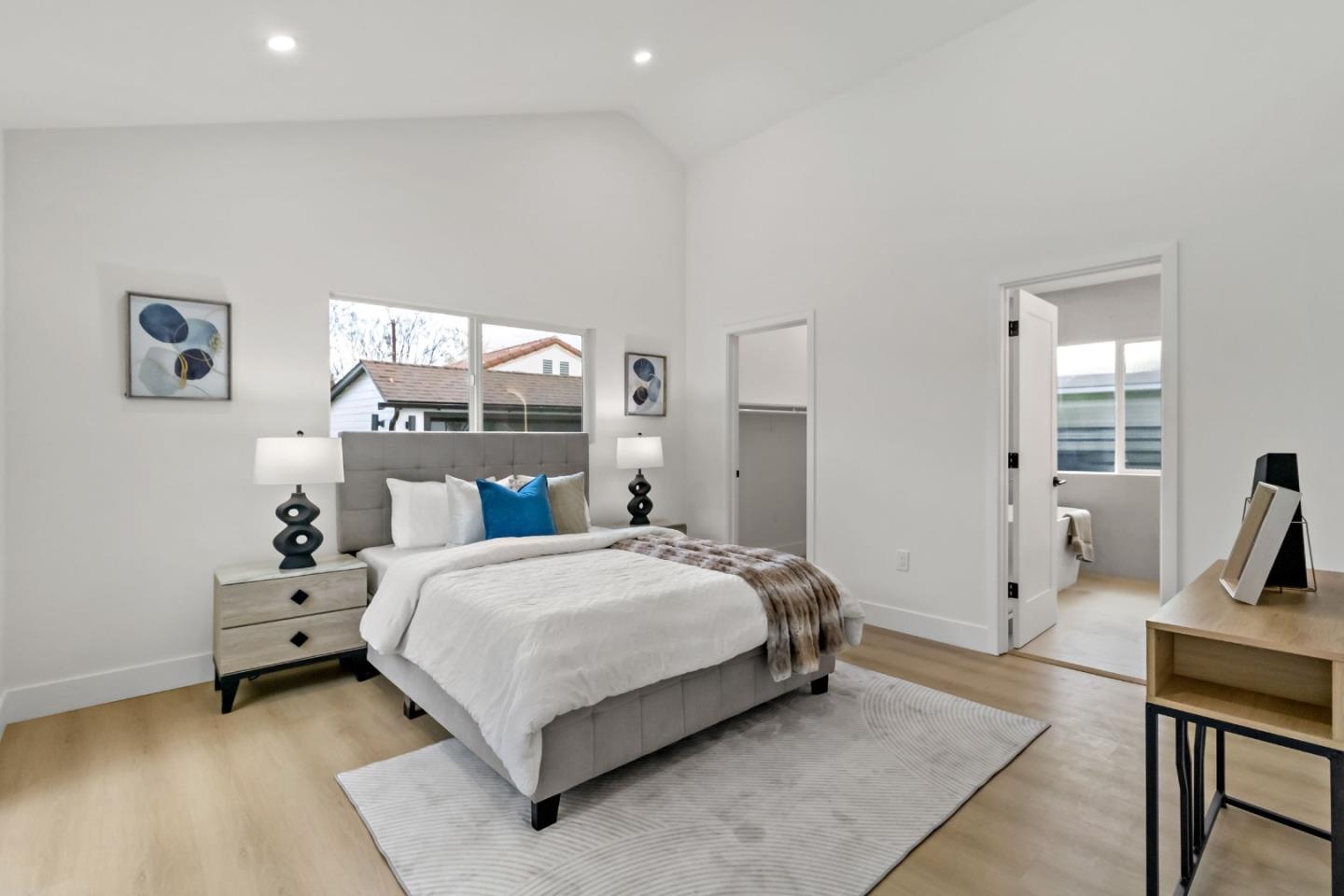 Detail Gallery Image 12 of 69 For 1304 Singletary Ave, San Jose,  CA 95126 - 3 Beds | 3 Baths