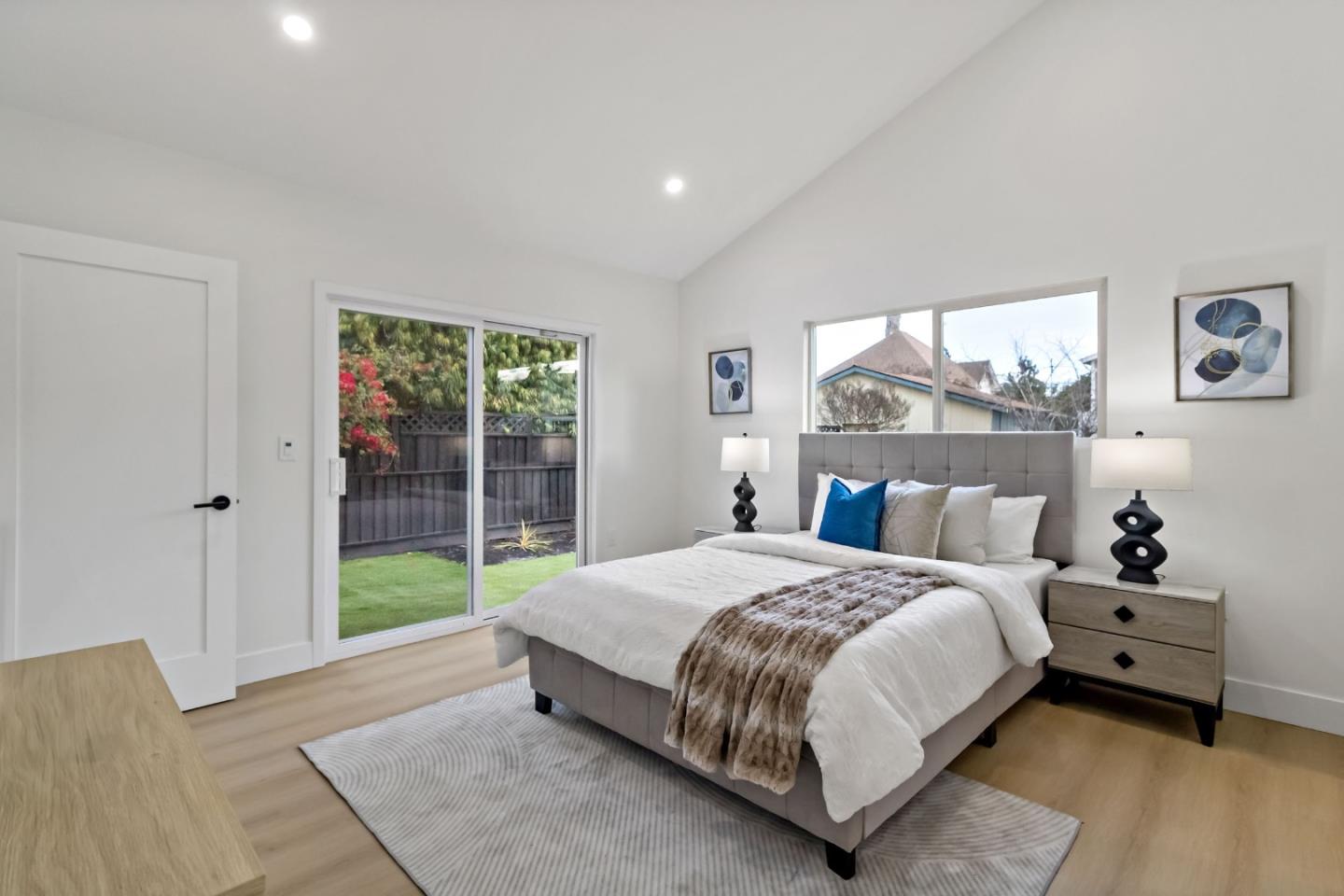 Detail Gallery Image 13 of 69 For 1304 Singletary Ave, San Jose,  CA 95126 - 3 Beds | 3 Baths