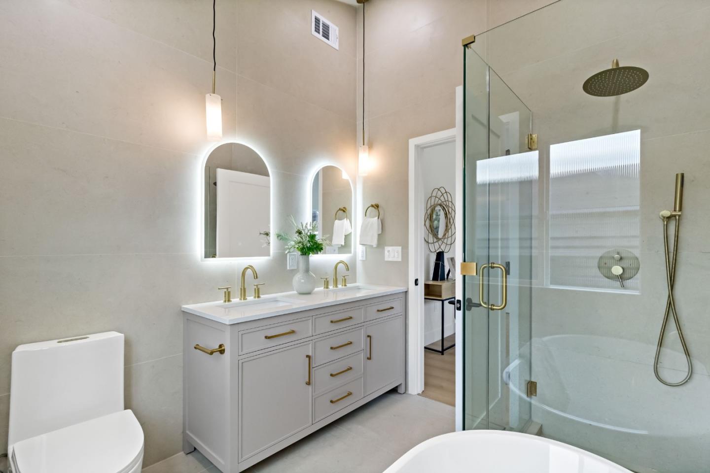 Detail Gallery Image 14 of 69 For 1304 Singletary Ave, San Jose,  CA 95126 - 3 Beds | 3 Baths