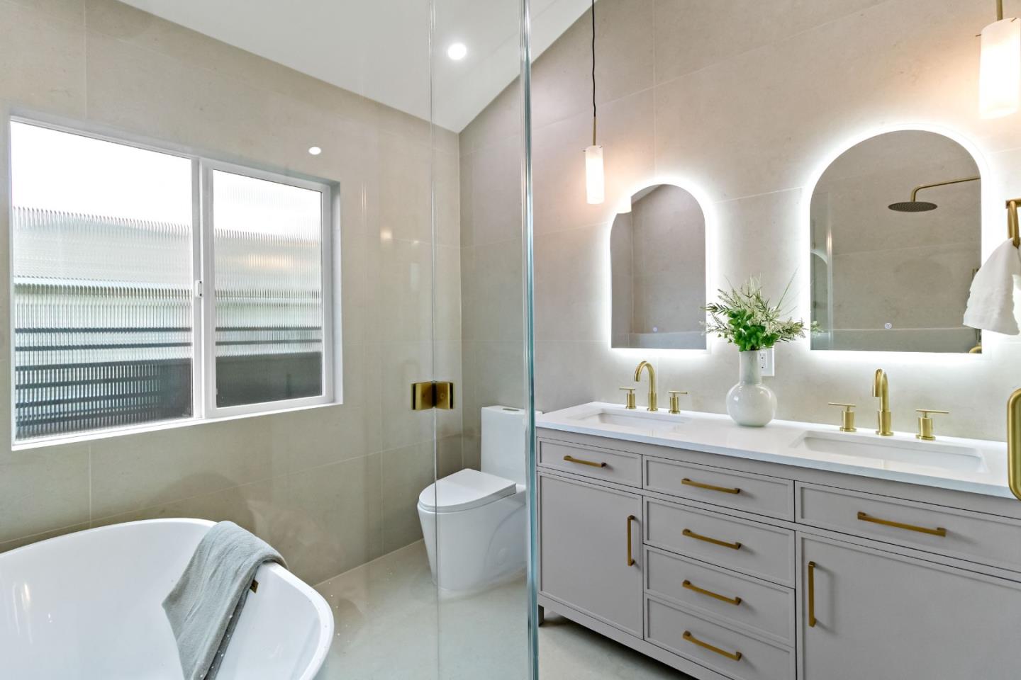 Detail Gallery Image 15 of 69 For 1304 Singletary Ave, San Jose,  CA 95126 - 3 Beds | 3 Baths