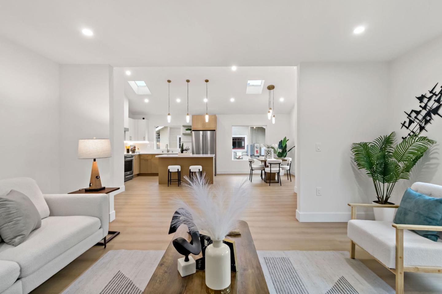 Detail Gallery Image 8 of 69 For 1304 Singletary Ave, San Jose,  CA 95126 - 3 Beds | 3 Baths