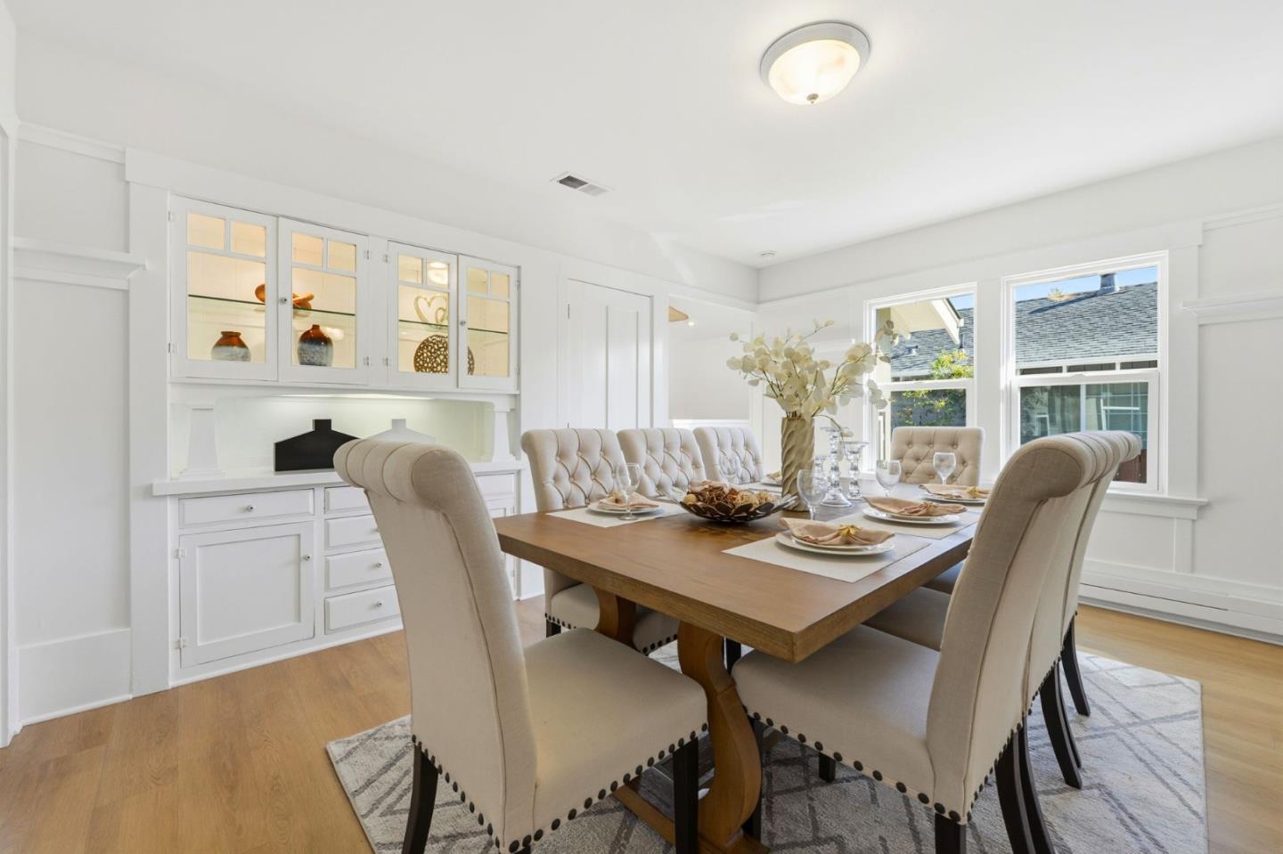 Detail Gallery Image 12 of 33 For 1015 High St, Palo Alto,  CA 94301 - 2 Beds | 3/1 Baths