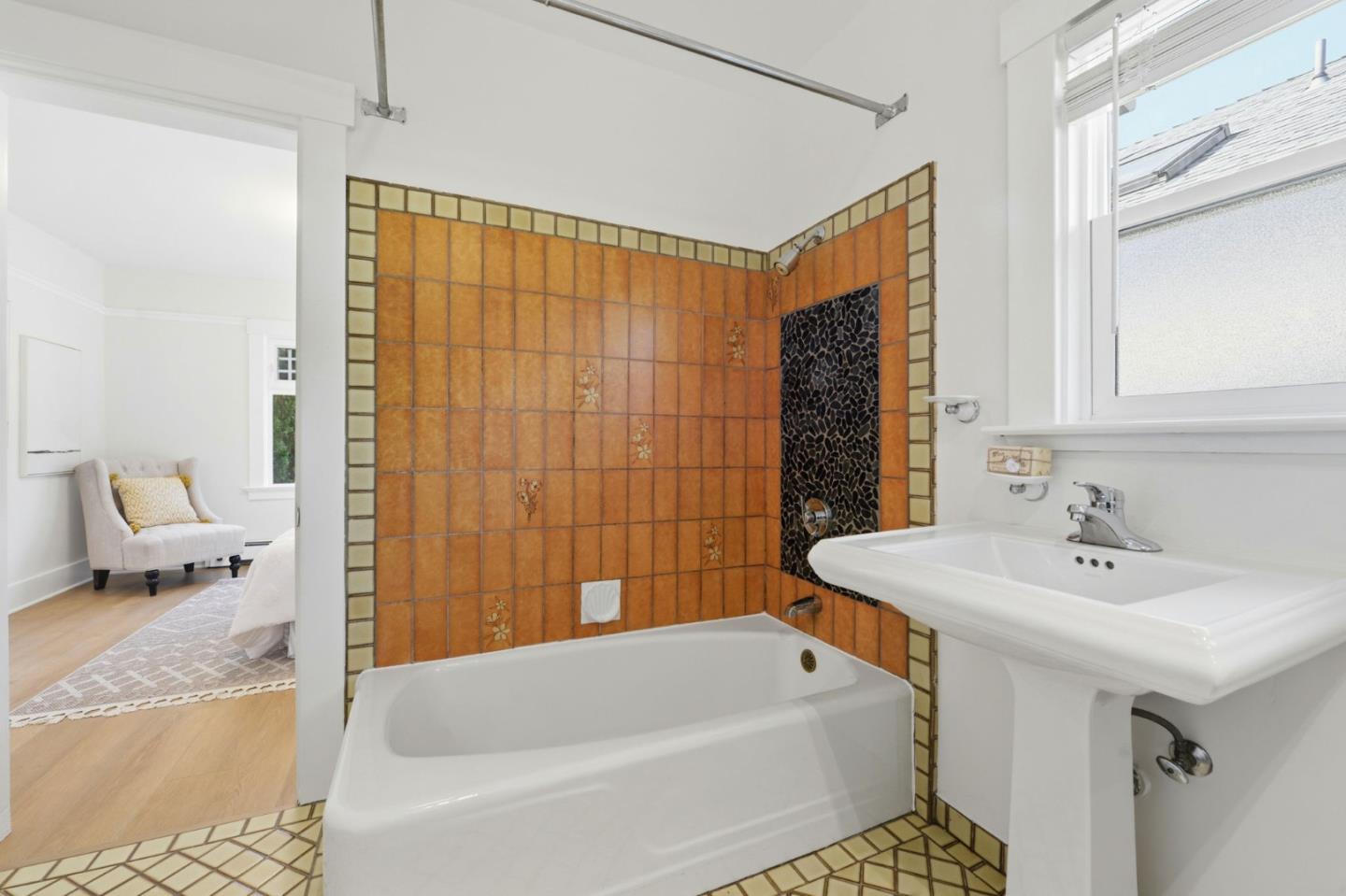 Detail Gallery Image 23 of 33 For 1015 High St, Palo Alto,  CA 94301 - 2 Beds | 3/1 Baths