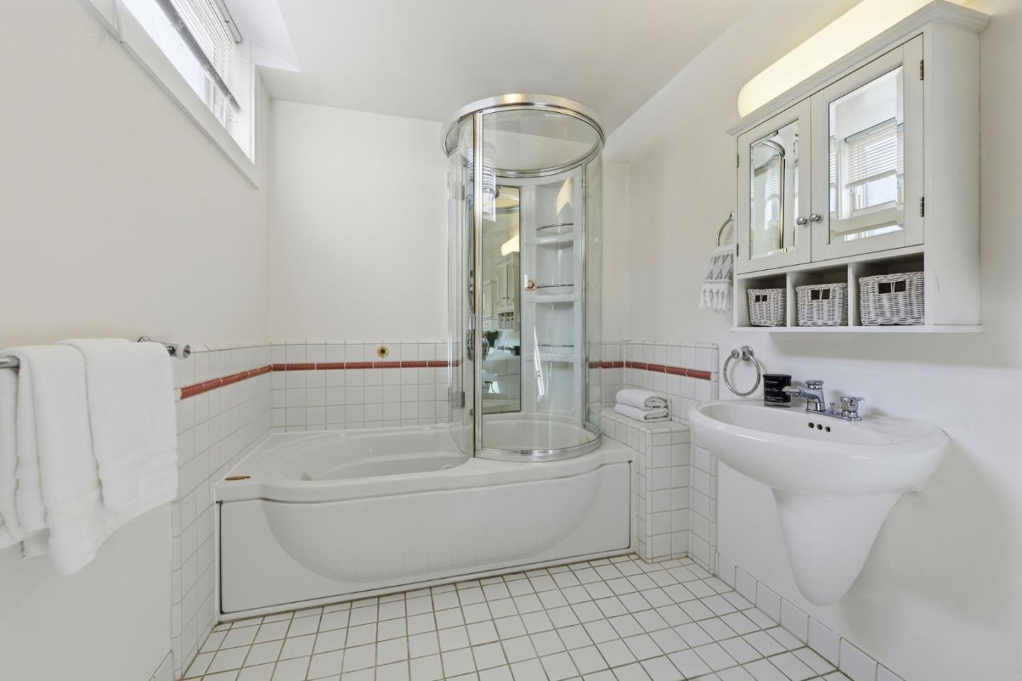 Detail Gallery Image 24 of 33 For 1015 High St, Palo Alto,  CA 94301 - 2 Beds | 3/1 Baths