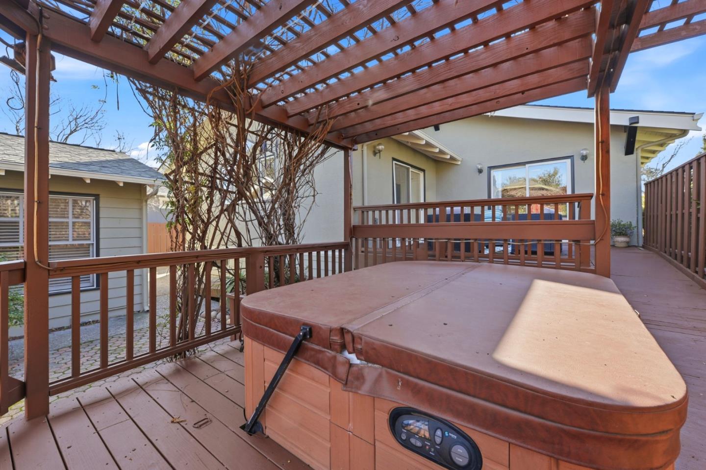 Detail Gallery Image 28 of 33 For 1015 High St, Palo Alto,  CA 94301 - 2 Beds | 3/1 Baths