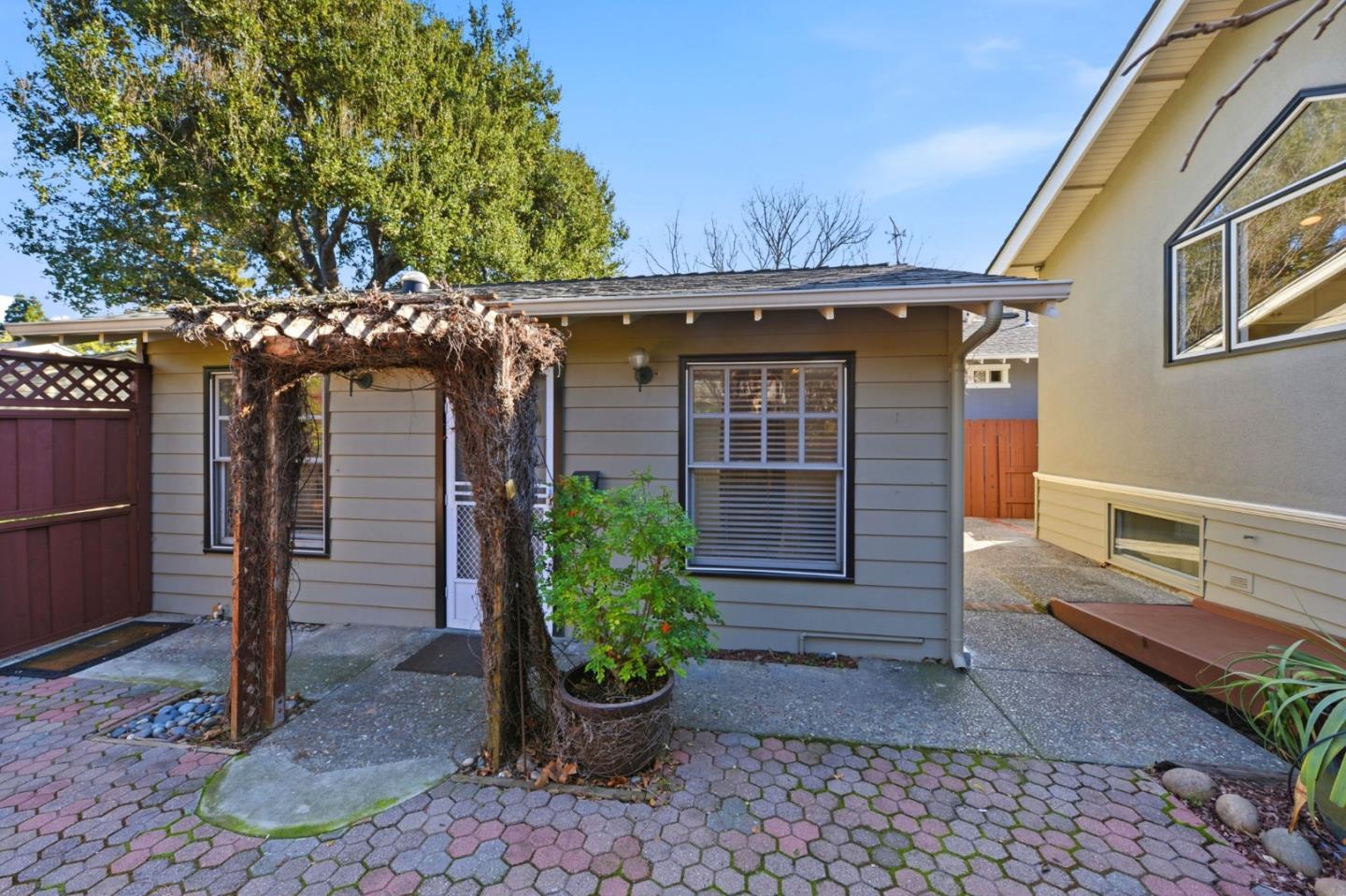 Detail Gallery Image 30 of 33 For 1015 High St, Palo Alto,  CA 94301 - 2 Beds | 3/1 Baths