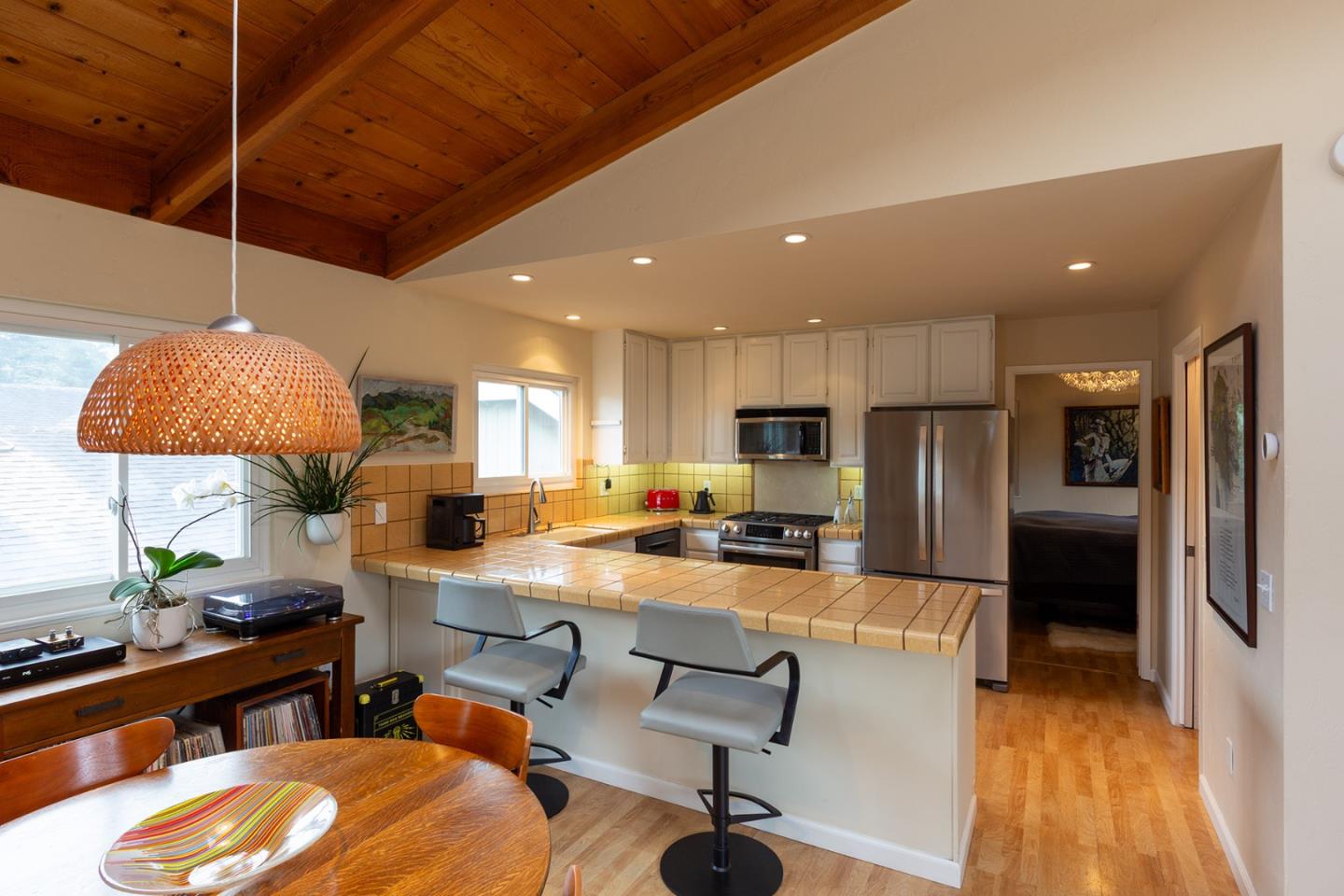 Detail Gallery Image 5 of 27 For 779 Alice St, Monterey,  CA 93940 - 3 Beds | 2 Baths