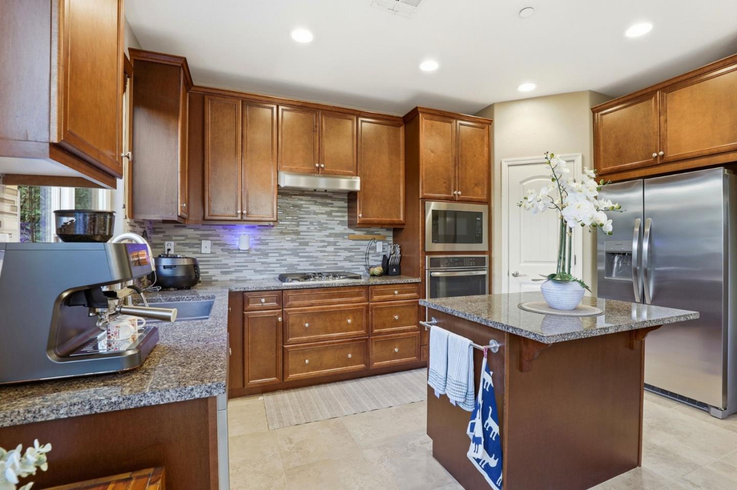 Detail Gallery Image 11 of 35 For 45 Angra Way, Gilroy,  CA 95020 - 3 Beds | 2/1 Baths