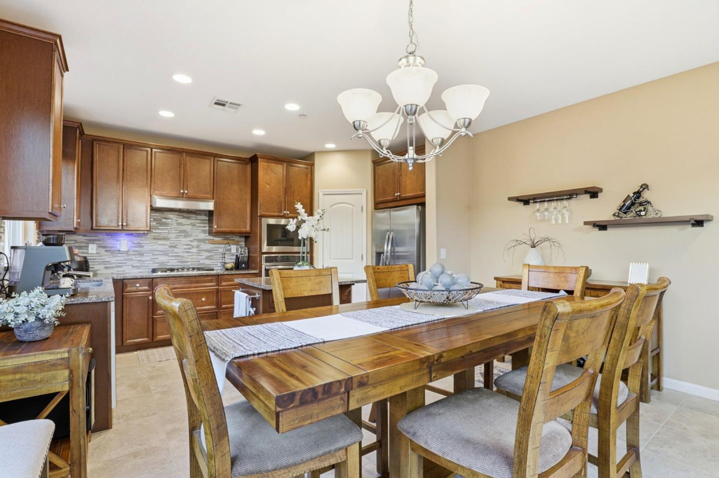 Detail Gallery Image 13 of 35 For 45 Angra Way, Gilroy,  CA 95020 - 3 Beds | 2/1 Baths