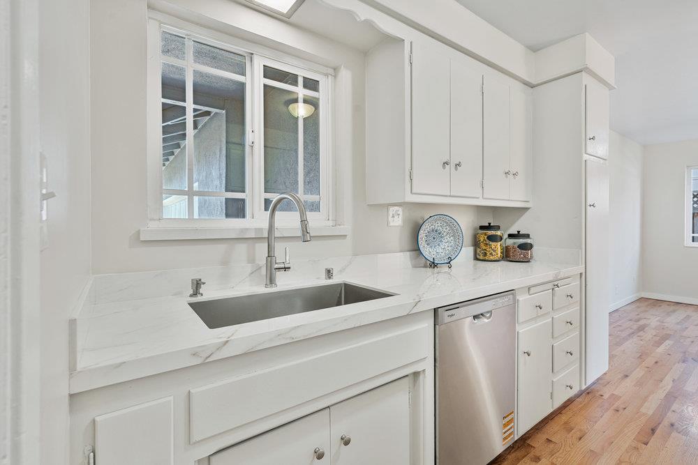 Detail Gallery Image 10 of 34 For 21 Andrews Dr, Hollister,  CA 95023 - 3 Beds | 2/1 Baths