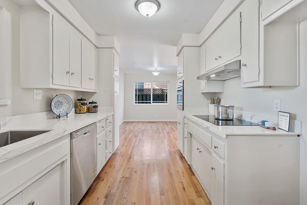 Detail Gallery Image 11 of 34 For 21 Andrews Dr, Hollister,  CA 95023 - 3 Beds | 2/1 Baths