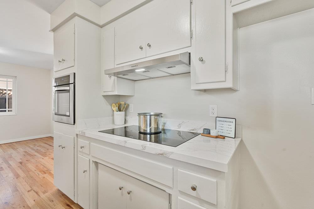 Detail Gallery Image 12 of 34 For 21 Andrews Dr, Hollister,  CA 95023 - 3 Beds | 2/1 Baths