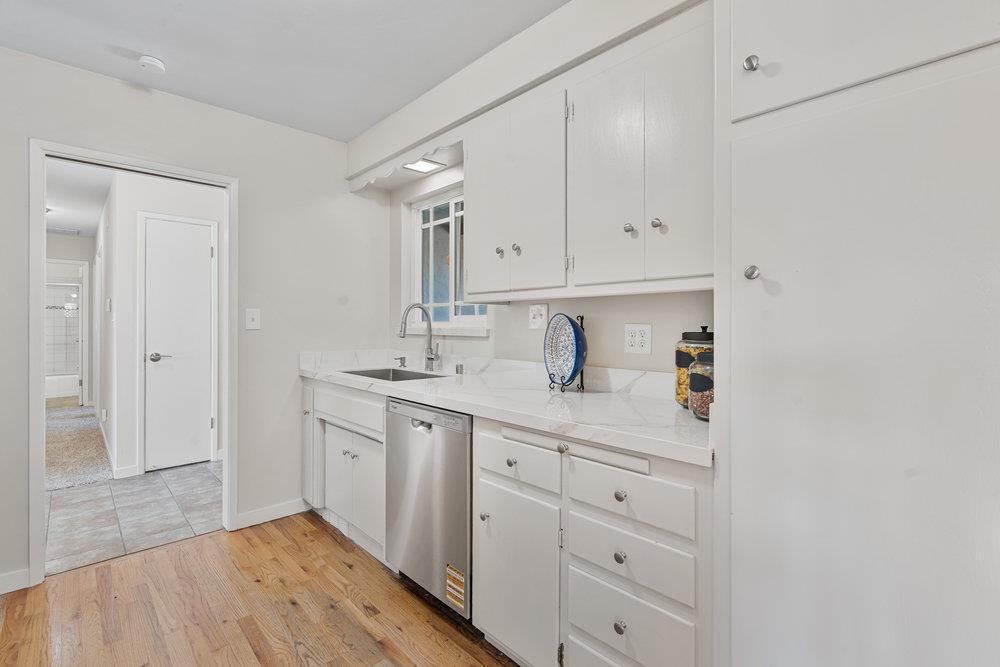 Detail Gallery Image 14 of 34 For 21 Andrews Dr, Hollister,  CA 95023 - 3 Beds | 2/1 Baths