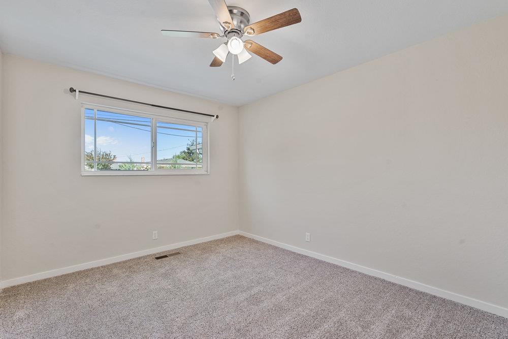 Detail Gallery Image 19 of 34 For 21 Andrews Dr, Hollister,  CA 95023 - 3 Beds | 2/1 Baths