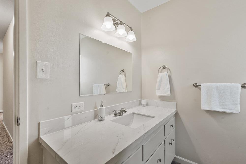 Detail Gallery Image 23 of 34 For 21 Andrews Dr, Hollister,  CA 95023 - 3 Beds | 2/1 Baths