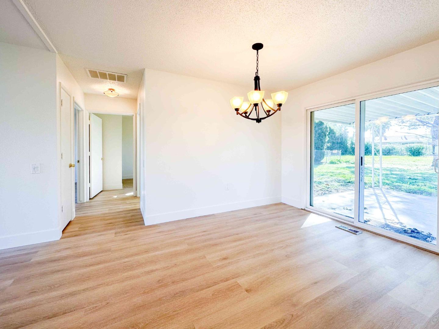 Detail Gallery Image 10 of 17 For 189 Lassen Cir, Vacaville,  CA 95687 - 2 Beds | 1 Baths