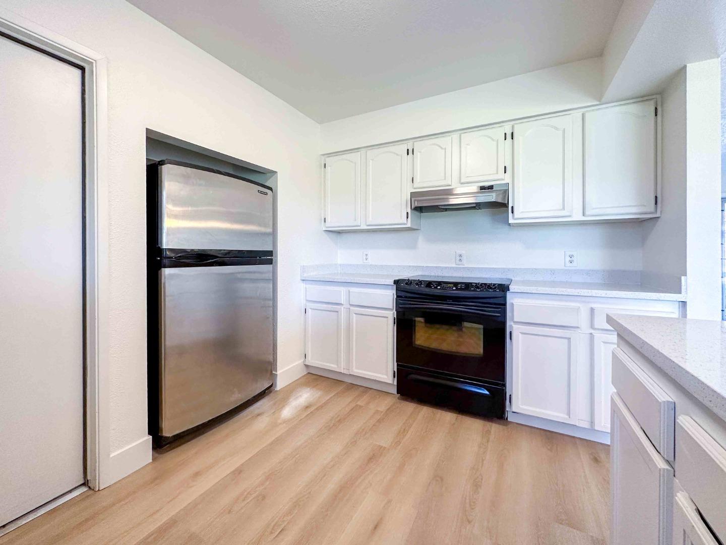 Detail Gallery Image 9 of 17 For 189 Lassen Cir, Vacaville,  CA 95687 - 2 Beds | 1 Baths