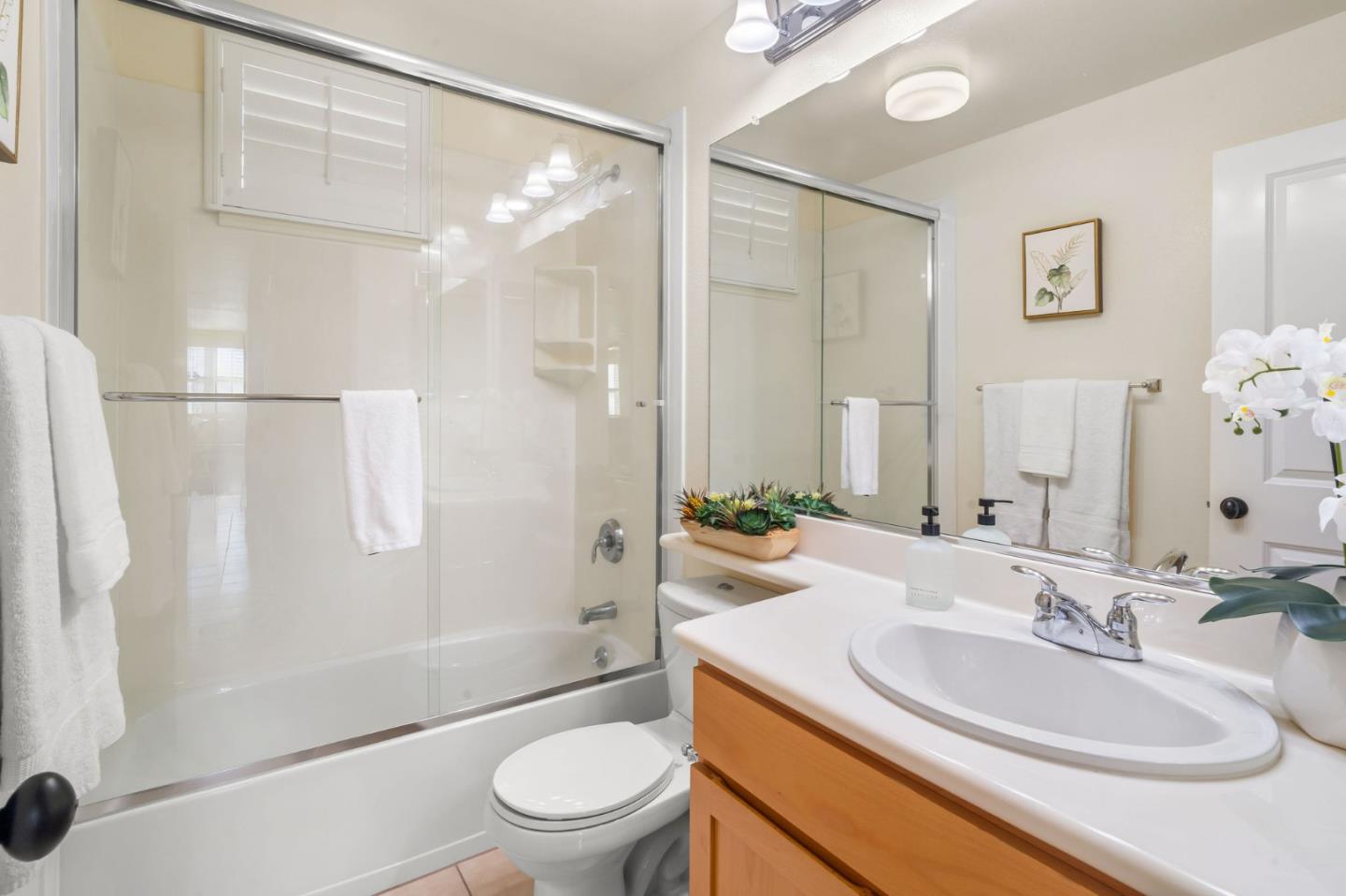 Detail Gallery Image 11 of 33 For 118 W Crystal Cove Ter, San Francisco,  CA 94134 - 3 Beds | 3 Baths