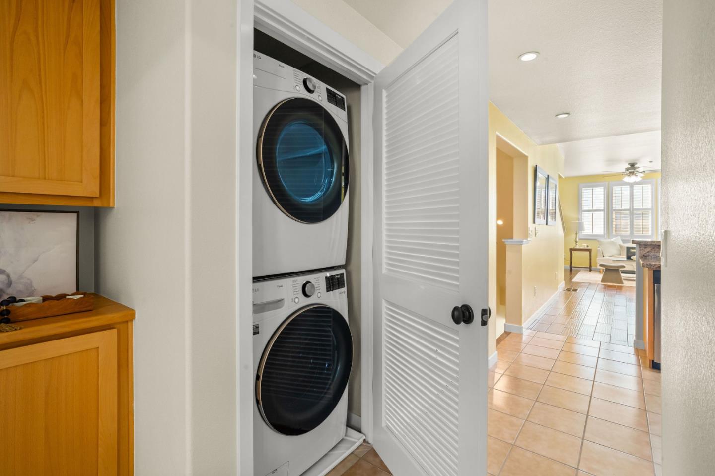 Detail Gallery Image 12 of 33 For 118 W Crystal Cove Ter, San Francisco,  CA 94134 - 3 Beds | 3 Baths