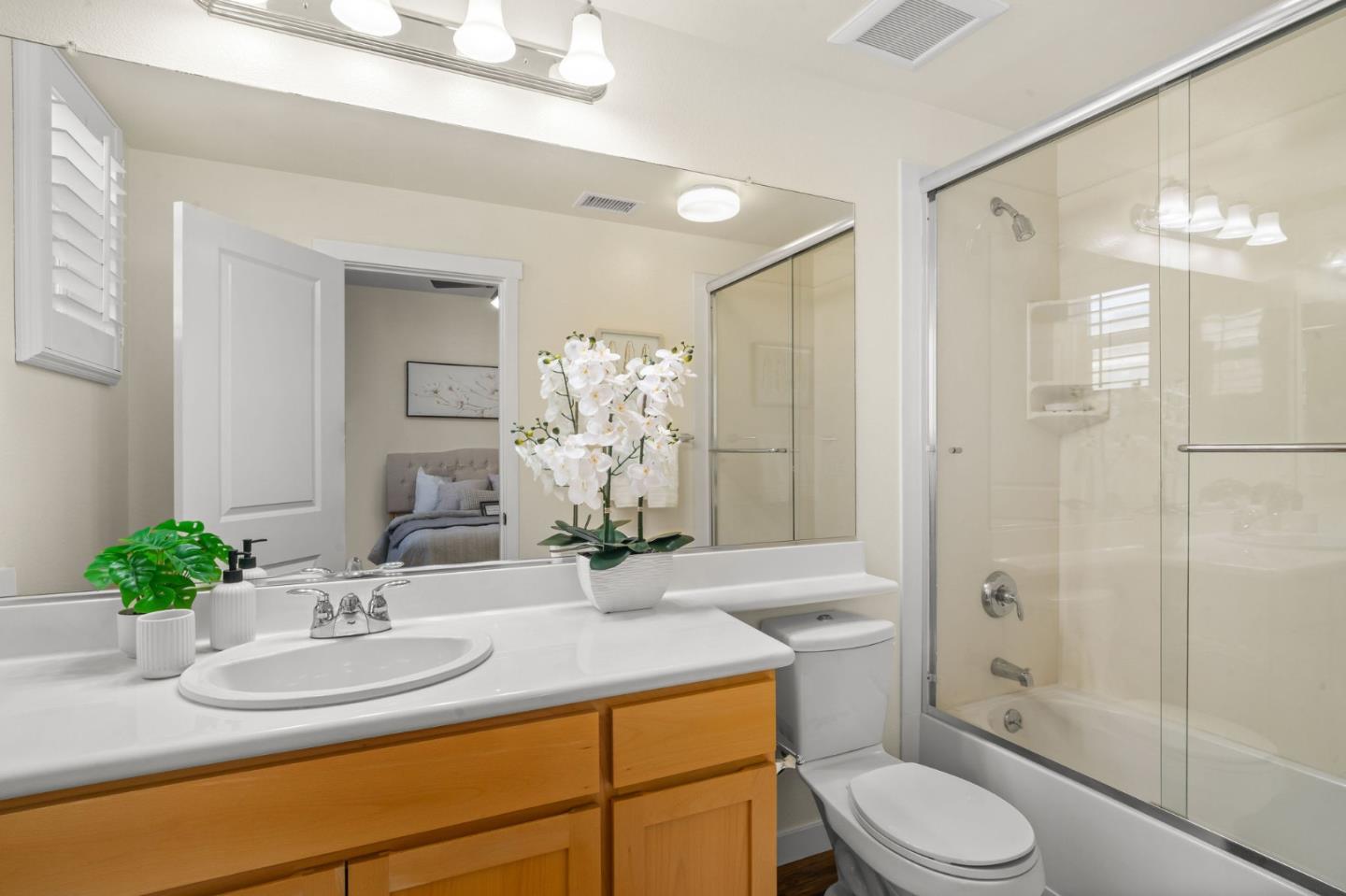 Detail Gallery Image 17 of 33 For 118 W Crystal Cove Ter, San Francisco,  CA 94134 - 3 Beds | 3 Baths