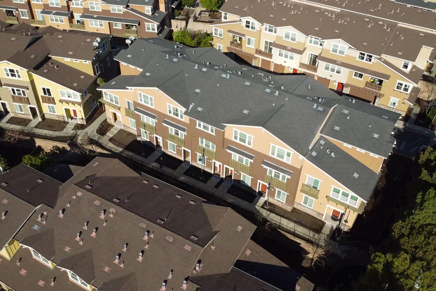 Detail Gallery Image 28 of 33 For 118 W Crystal Cove Ter, San Francisco,  CA 94134 - 3 Beds | 3 Baths