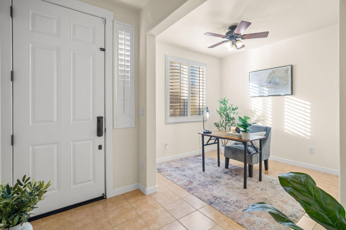 Detail Gallery Image 3 of 33 For 118 W Crystal Cove Ter, San Francisco,  CA 94134 - 3 Beds | 3 Baths