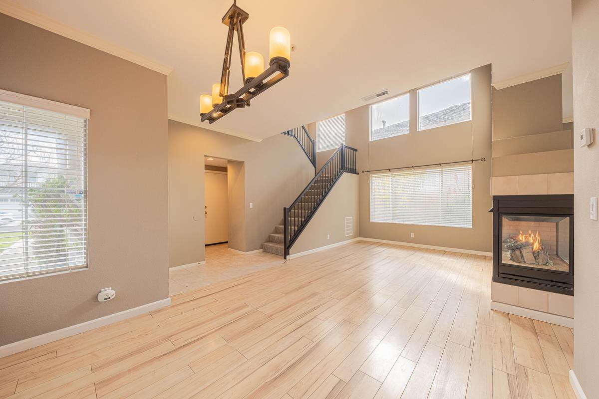 Detail Gallery Image 7 of 19 For 19367 Acclaim Dr, Salinas,  CA 93908 - 3 Beds | 2/1 Baths