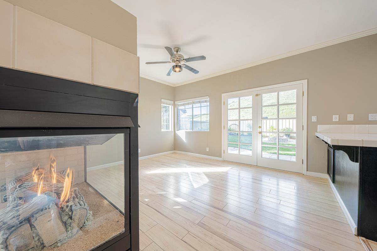 Detail Gallery Image 9 of 19 For 19367 Acclaim Dr, Salinas,  CA 93908 - 3 Beds | 2/1 Baths