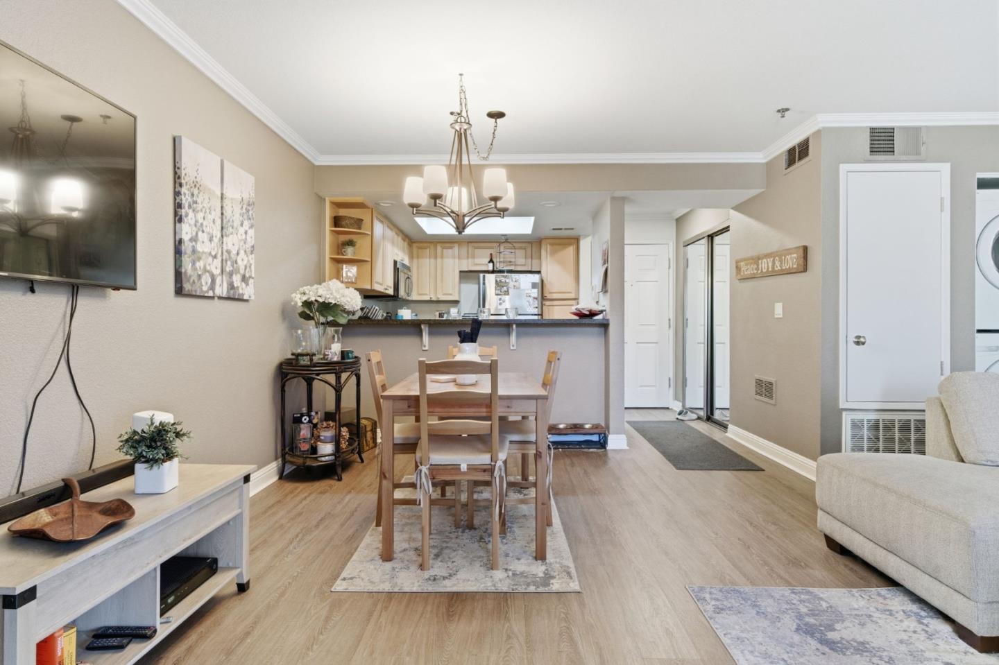 Detail Gallery Image 11 of 28 For 2530 Oak Rd #200,  Walnut Creek,  CA 94597 - 2 Beds | 2 Baths