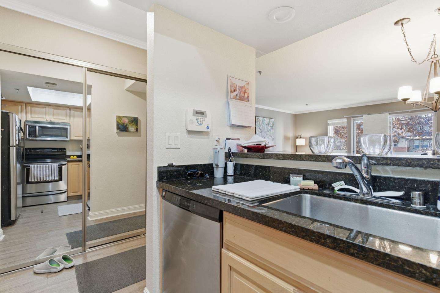 Detail Gallery Image 15 of 28 For 2530 Oak Rd #200,  Walnut Creek,  CA 94597 - 2 Beds | 2 Baths