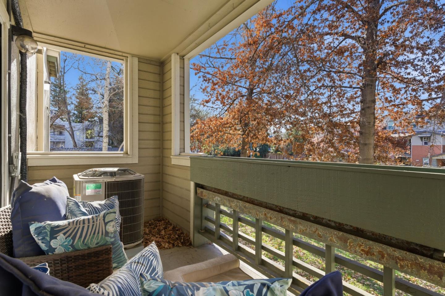 Detail Gallery Image 24 of 28 For 2530 Oak Rd #200,  Walnut Creek,  CA 94597 - 2 Beds | 2 Baths