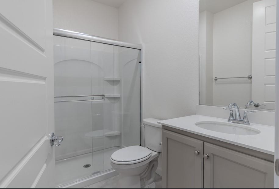 Detail Gallery Image 5 of 25 For 17014 Tupper St, Lathrop,  CA 95330 - 4 Beds | 3 Baths