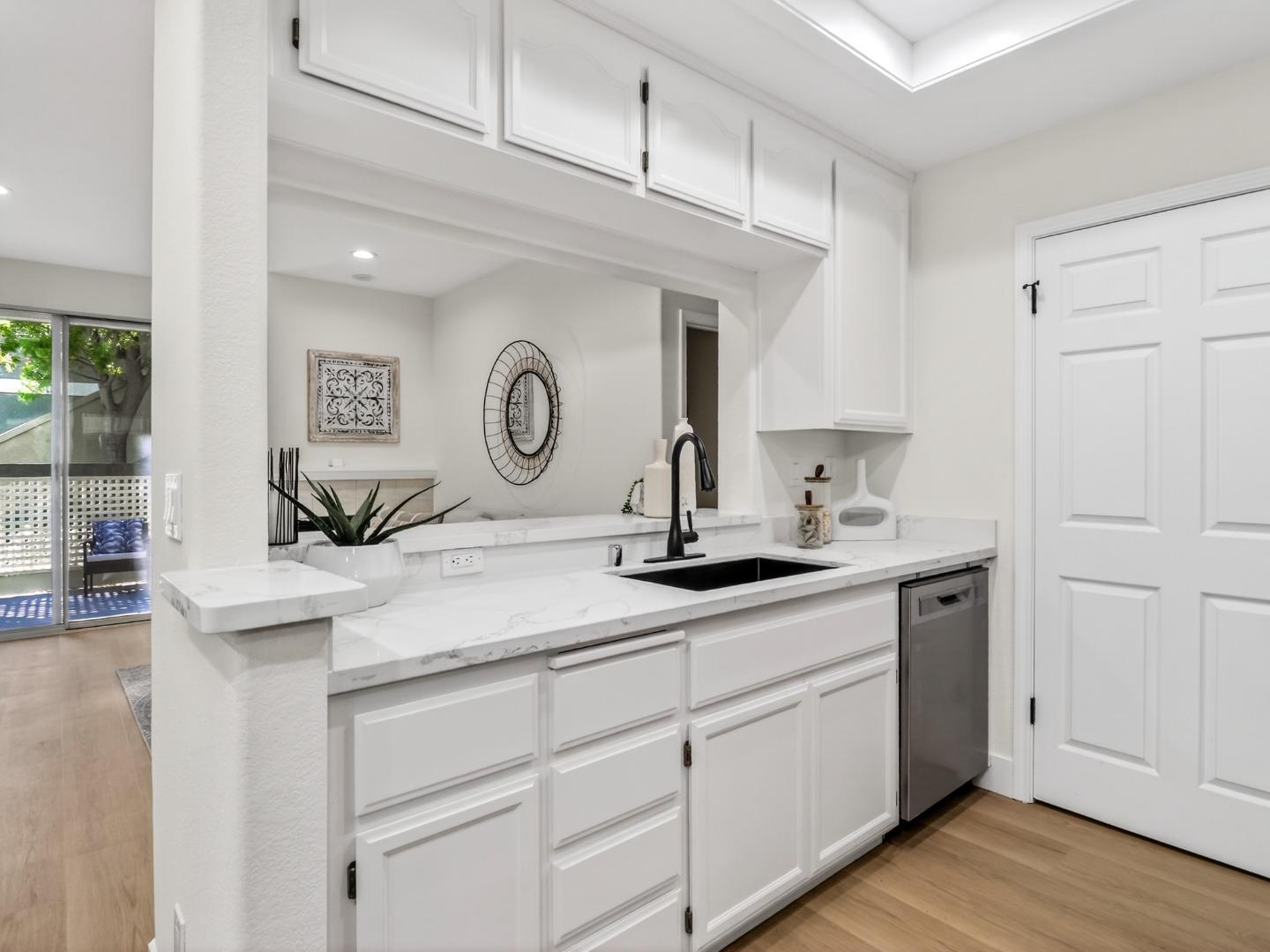 Detail Gallery Image 10 of 35 For 936 Owens Lake Dr, San Jose,  CA 95123 - 2 Beds | 2 Baths