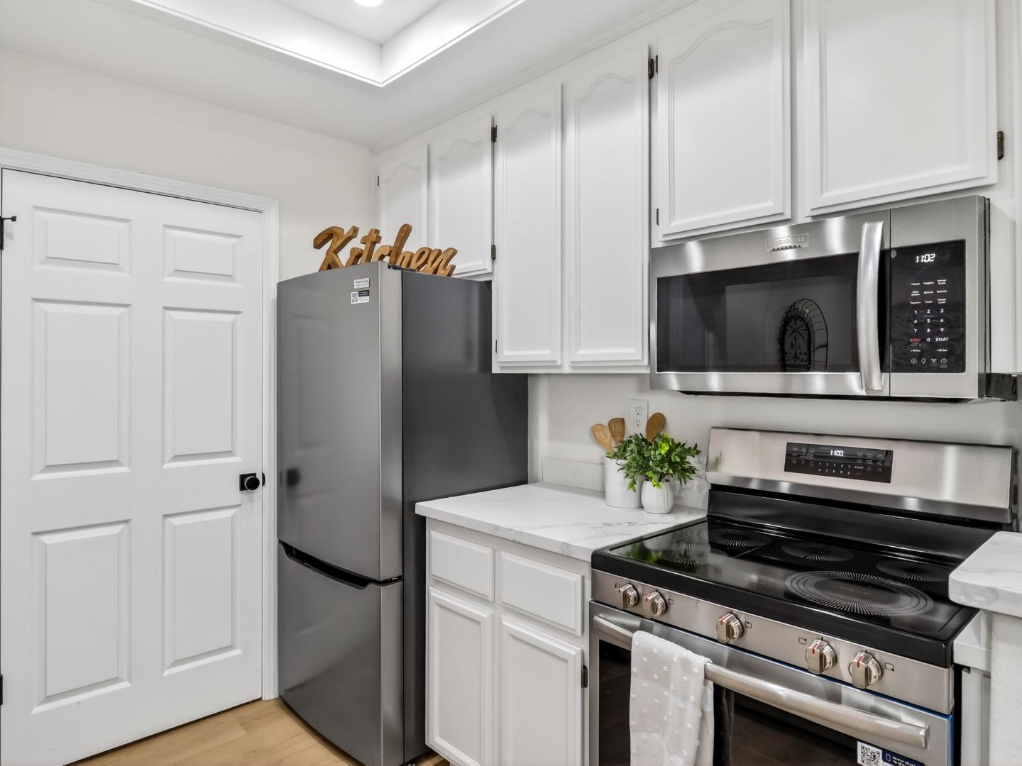 Detail Gallery Image 11 of 35 For 936 Owens Lake Dr, San Jose,  CA 95123 - 2 Beds | 2 Baths