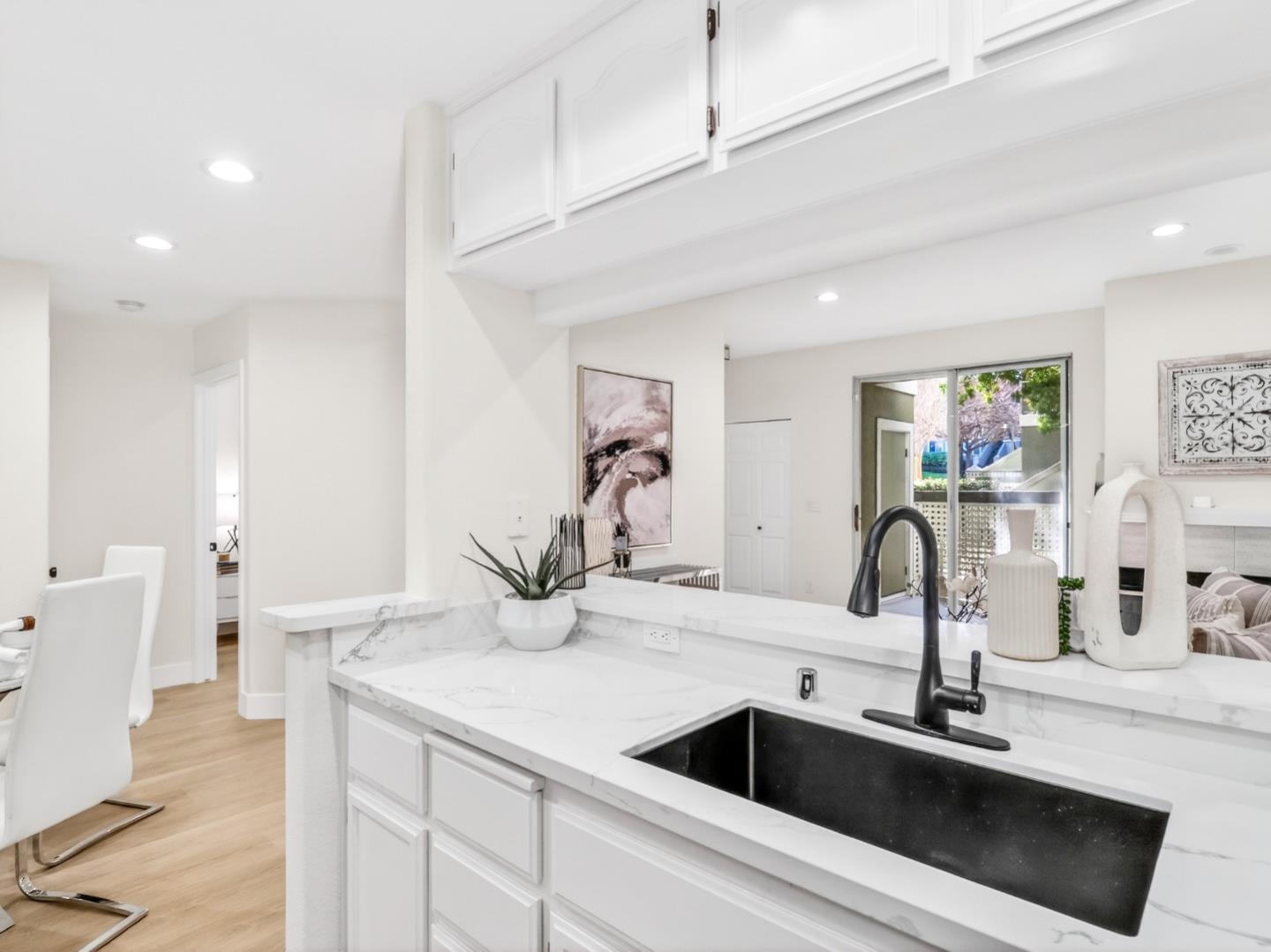 Detail Gallery Image 13 of 35 For 936 Owens Lake Dr, San Jose,  CA 95123 - 2 Beds | 2 Baths