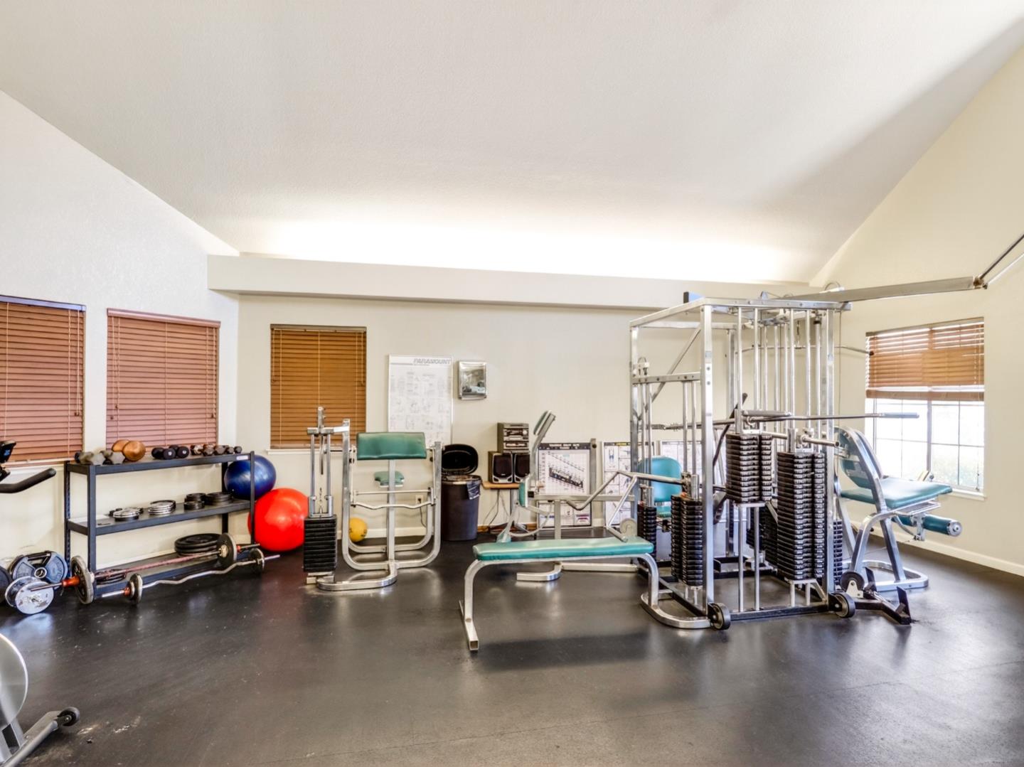 Detail Gallery Image 28 of 35 For 936 Owens Lake Dr, San Jose,  CA 95123 - 2 Beds | 2 Baths