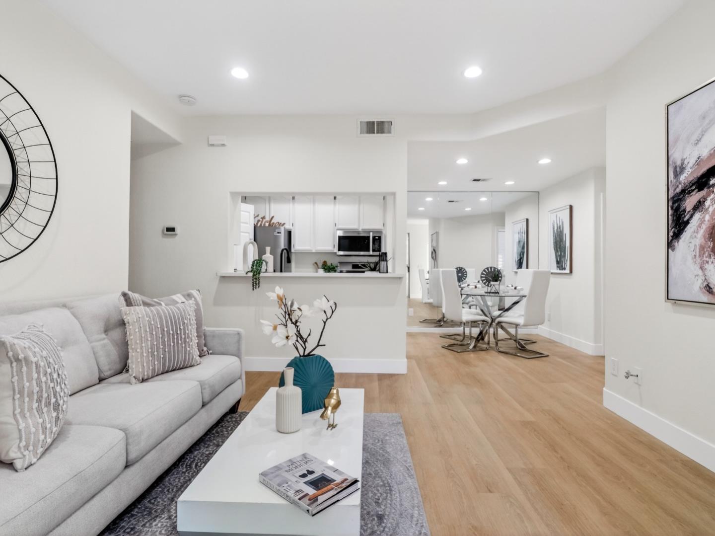 Detail Gallery Image 3 of 35 For 936 Owens Lake Dr, San Jose,  CA 95123 - 2 Beds | 2 Baths