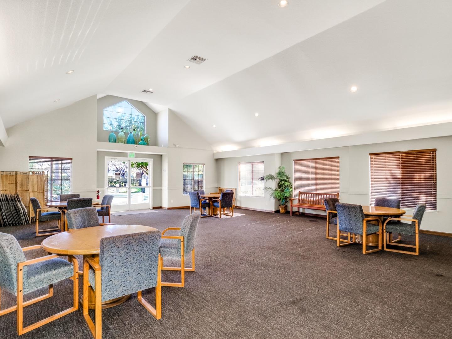 Detail Gallery Image 34 of 35 For 936 Owens Lake Dr, San Jose,  CA 95123 - 2 Beds | 2 Baths