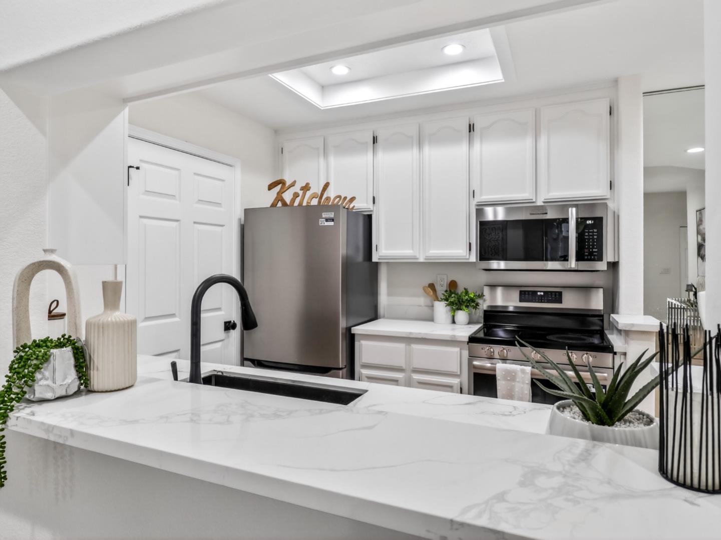 Detail Gallery Image 8 of 35 For 936 Owens Lake Dr, San Jose,  CA 95123 - 2 Beds | 2 Baths