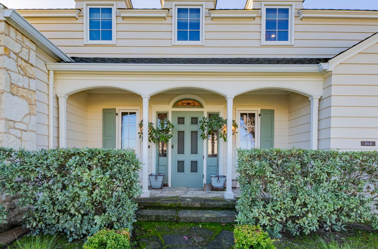 Detail Gallery Image 2 of 98 For 202 Pine St, Salinas,  CA 93901 - 3 Beds | 2/1 Baths