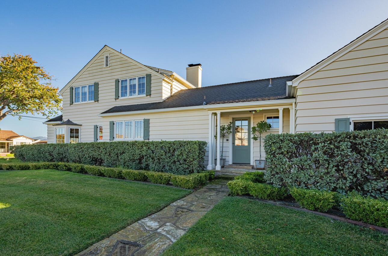 Detail Gallery Image 4 of 98 For 202 Pine St, Salinas,  CA 93901 - 3 Beds | 2/1 Baths