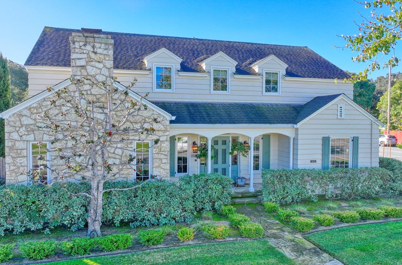 Detail Gallery Image 5 of 98 For 202 Pine St, Salinas,  CA 93901 - 3 Beds | 2/1 Baths