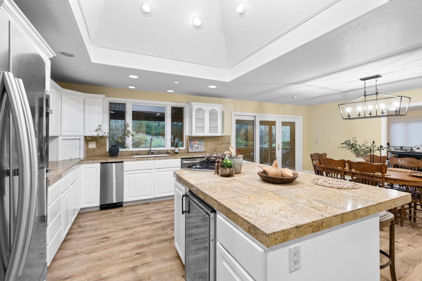 Detail Gallery Image 11 of 141 For 6915 Redwood Retreat Rd, Gilroy,  CA 95020 - 7 Beds | 5 Baths