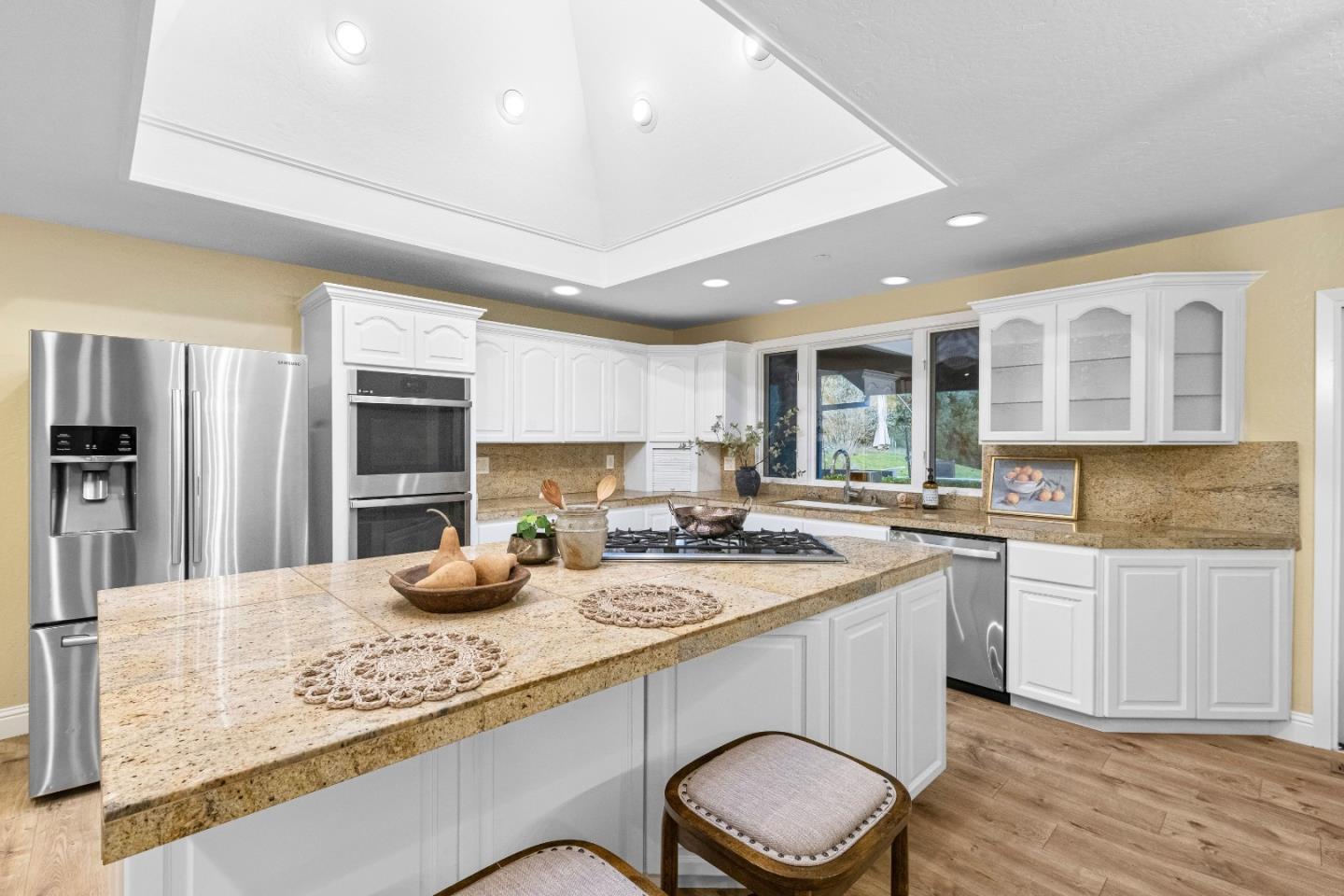 Detail Gallery Image 12 of 141 For 6915 Redwood Retreat Rd, Gilroy,  CA 95020 - 7 Beds | 5 Baths