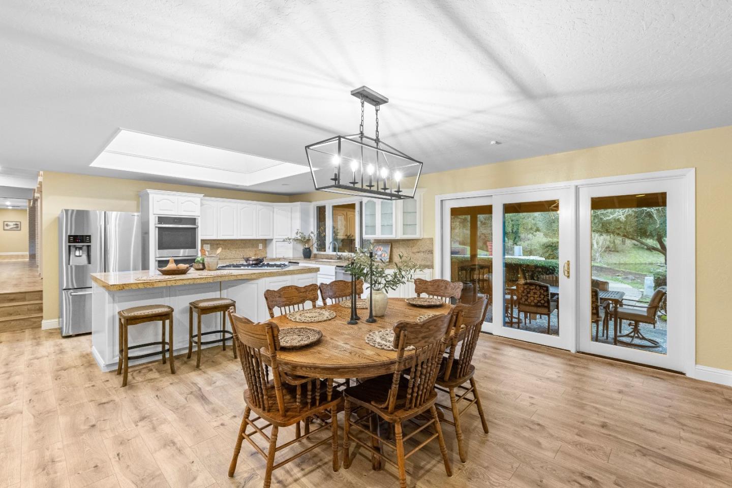 Detail Gallery Image 13 of 141 For 6915 Redwood Retreat Rd, Gilroy,  CA 95020 - 7 Beds | 5 Baths