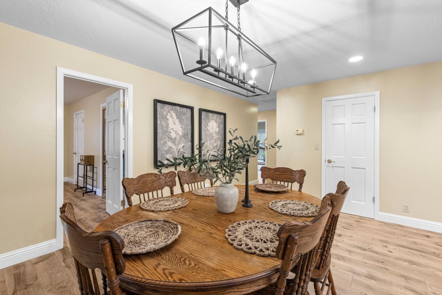 Detail Gallery Image 15 of 141 For 6915 Redwood Retreat Rd, Gilroy,  CA 95020 - 7 Beds | 5 Baths