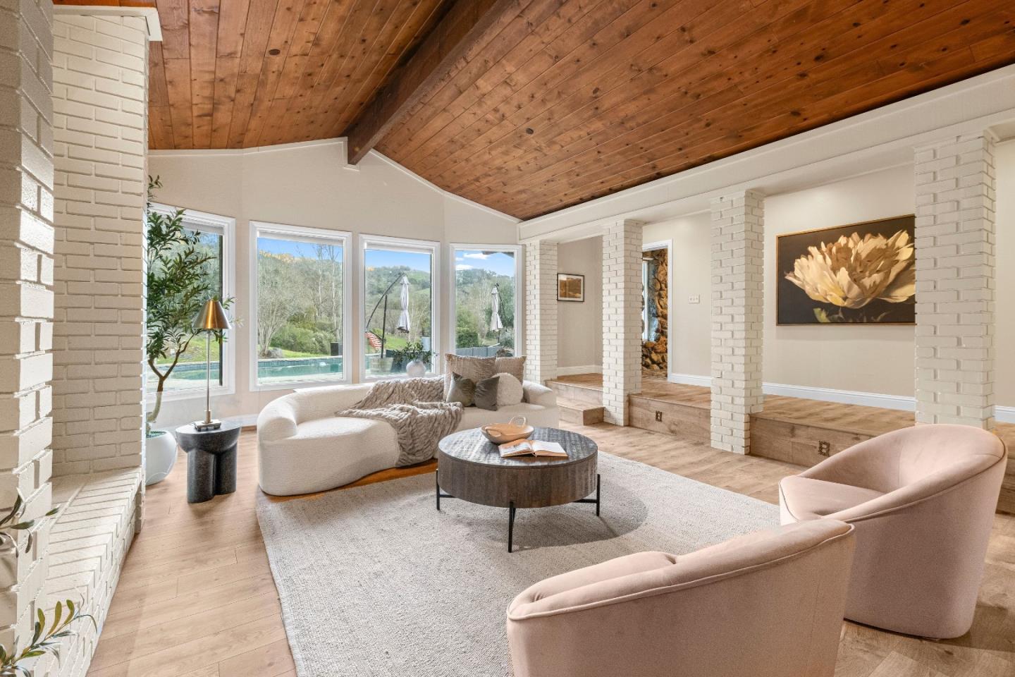 Detail Gallery Image 17 of 141 For 6915 Redwood Retreat Rd, Gilroy,  CA 95020 - 7 Beds | 5 Baths