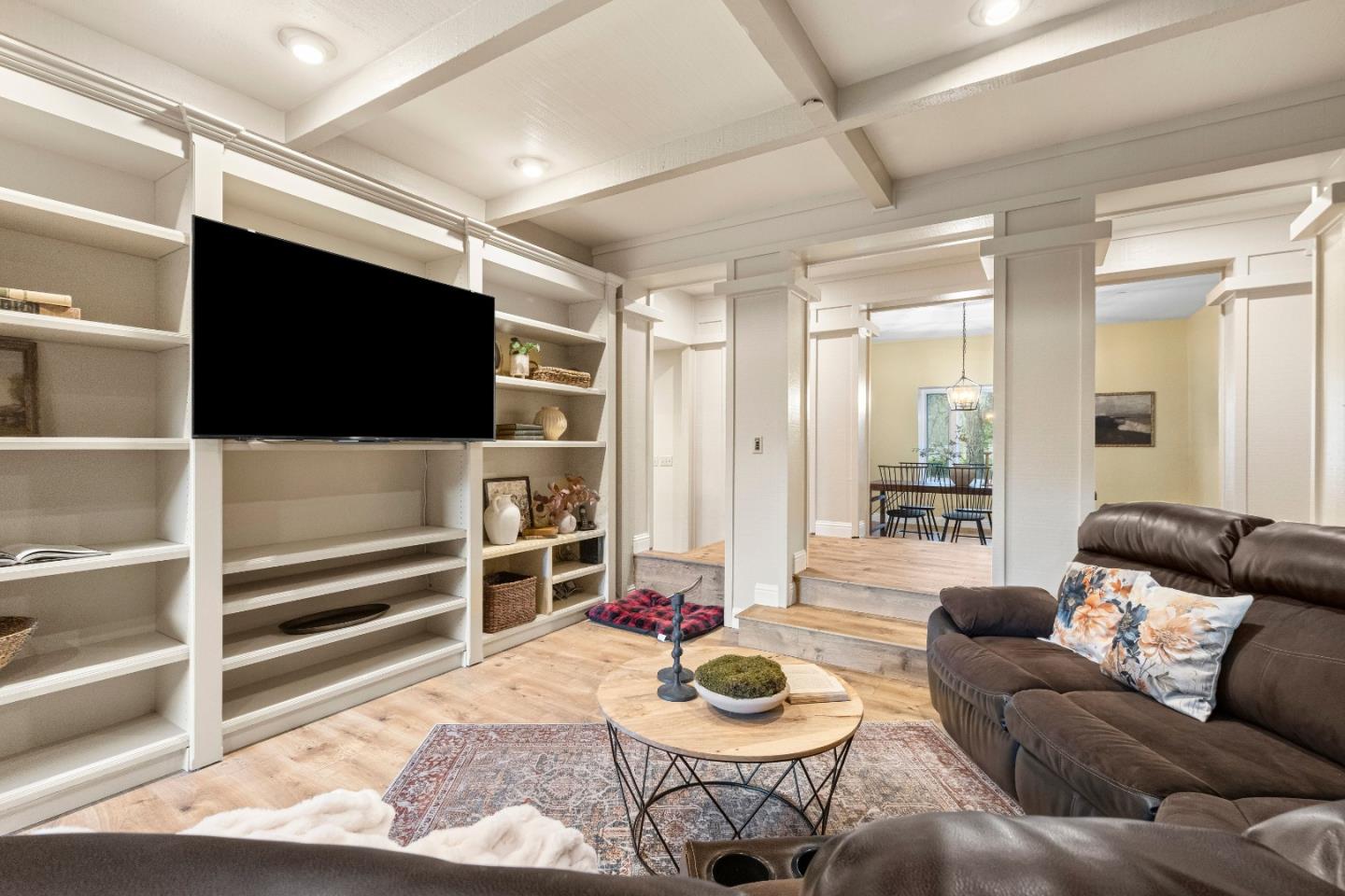 Detail Gallery Image 21 of 141 For 6915 Redwood Retreat Rd, Gilroy,  CA 95020 - 7 Beds | 5 Baths